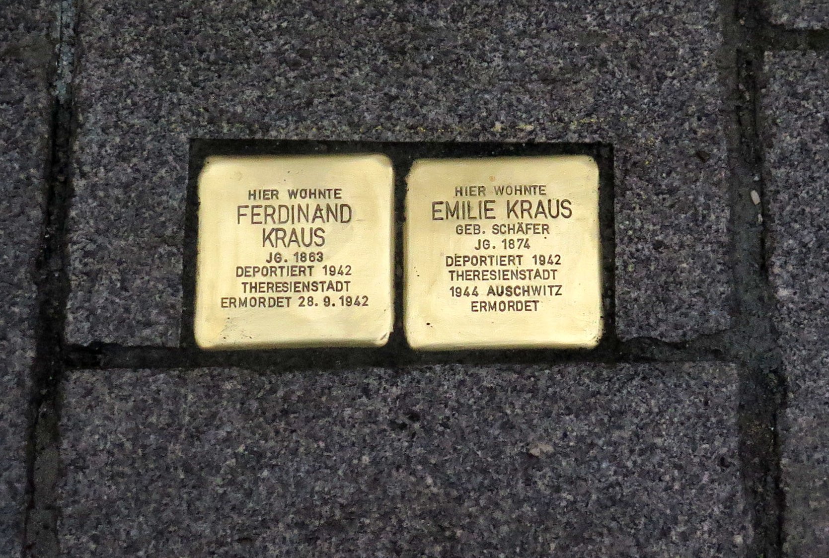 Stolpersteine für das Ehepaar Kraus in der Nürnberger Straße 2